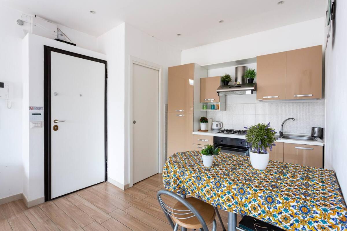 Frank'S House - Appartamento Con Terrazzo In Centro パレルモ エクステリア 写真