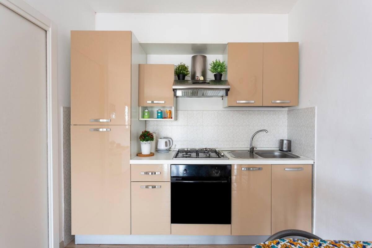 Frank'S House - Appartamento Con Terrazzo In Centro パレルモ エクステリア 写真