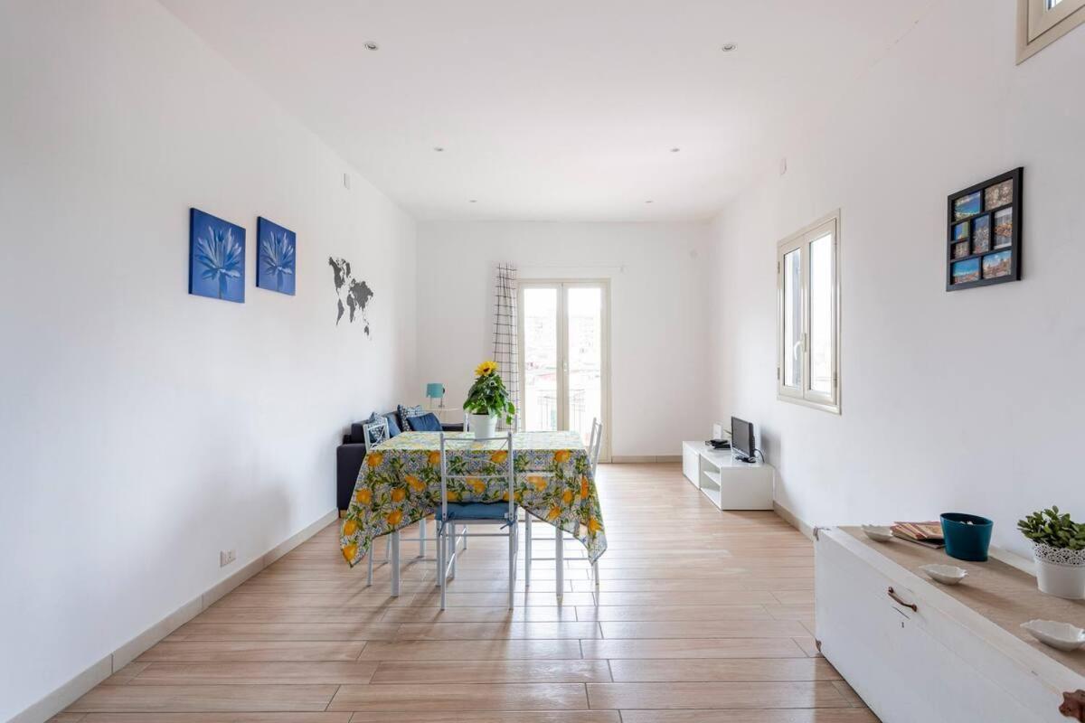 Frank'S House - Appartamento Con Terrazzo In Centro パレルモ エクステリア 写真