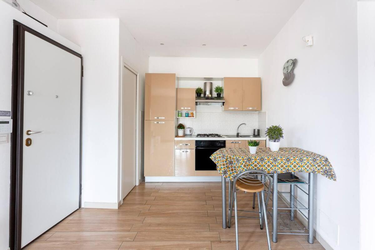 Frank'S House - Appartamento Con Terrazzo In Centro パレルモ エクステリア 写真