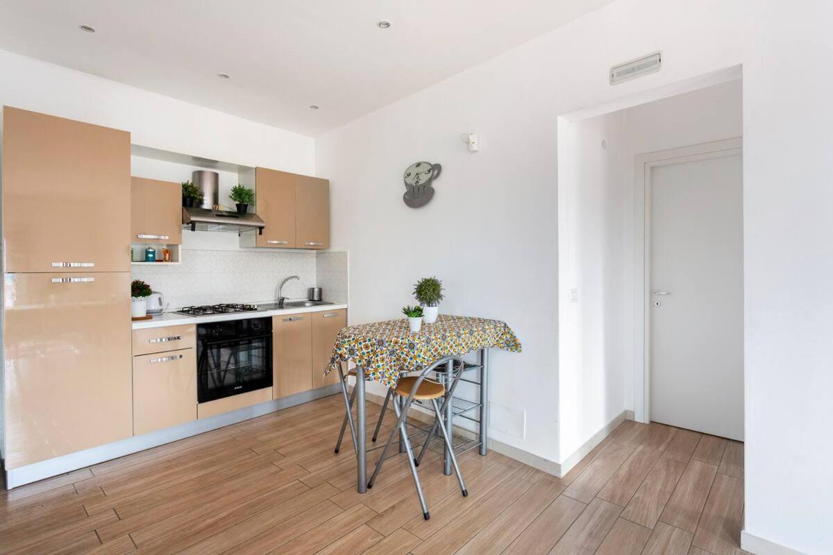 Frank'S House - Appartamento Con Terrazzo In Centro パレルモ エクステリア 写真
