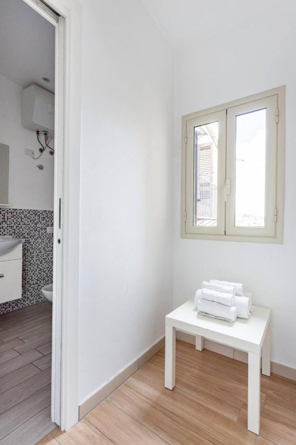 Frank'S House - Appartamento Con Terrazzo In Centro パレルモ エクステリア 写真