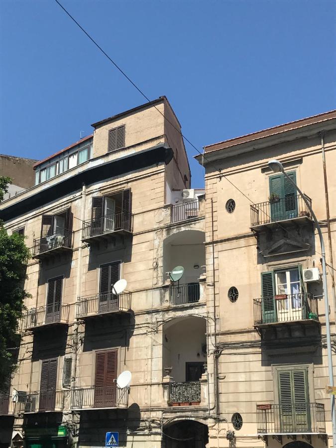 Frank'S House - Appartamento Con Terrazzo In Centro パレルモ エクステリア 写真